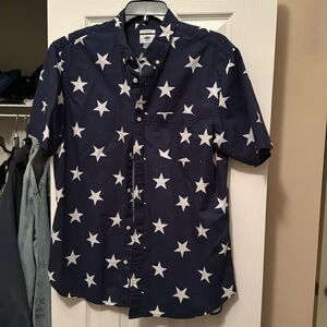 Well kept blue and white short sleeved button down!